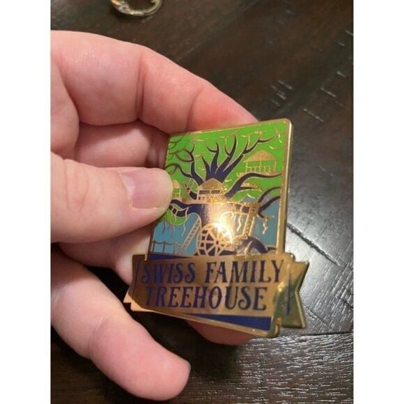 Disney Swiss Family Treehouse Pin - Picture 3 of 5